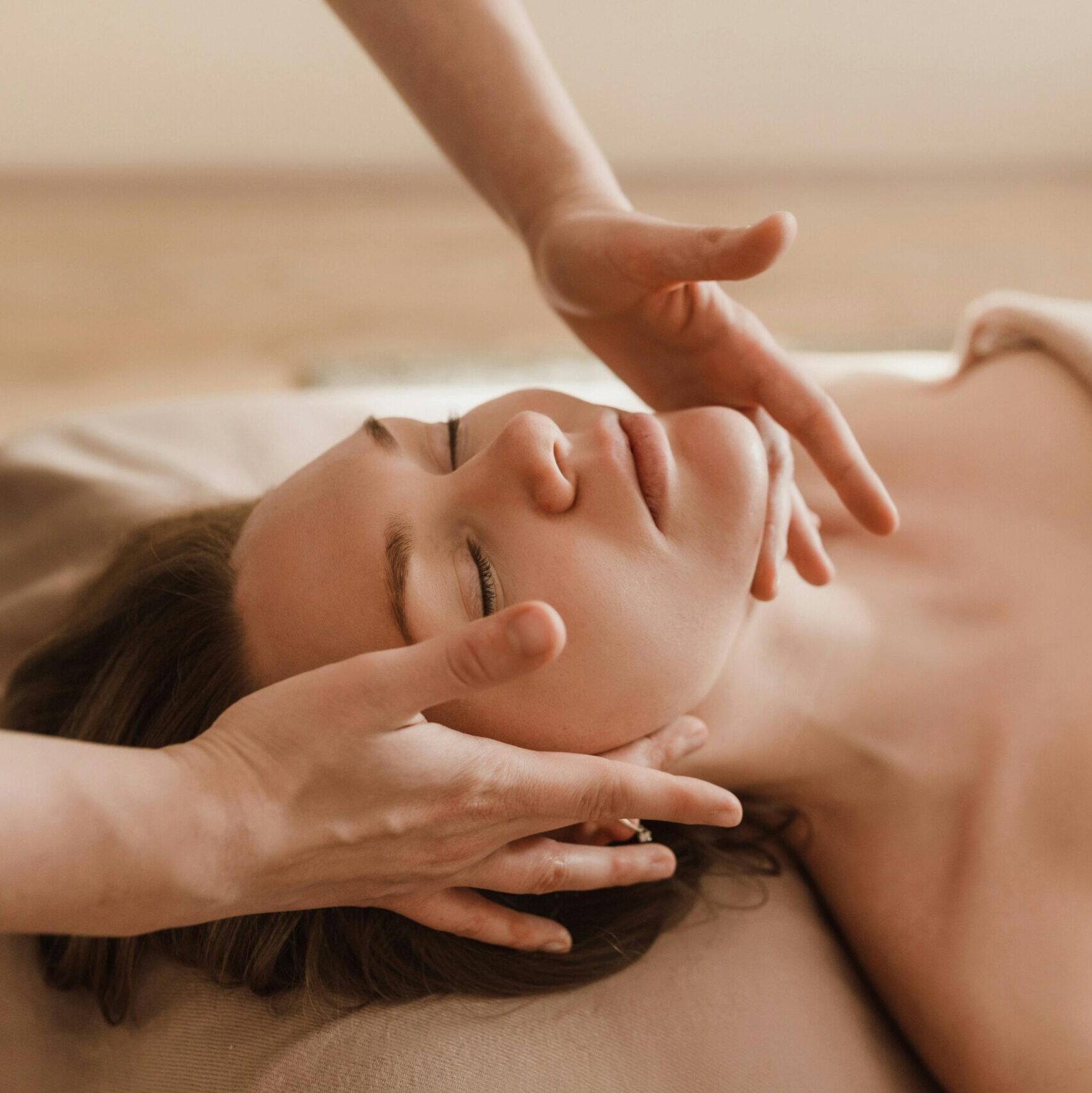 pexels-photo-6663361-6663361 Woman receiving a soothing facial massage, promoting relaxation and wellness.